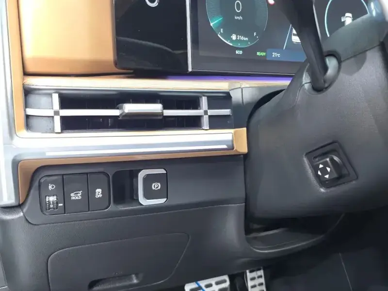 2025 Hyundai Santa Fe с пробегом 20 438 км