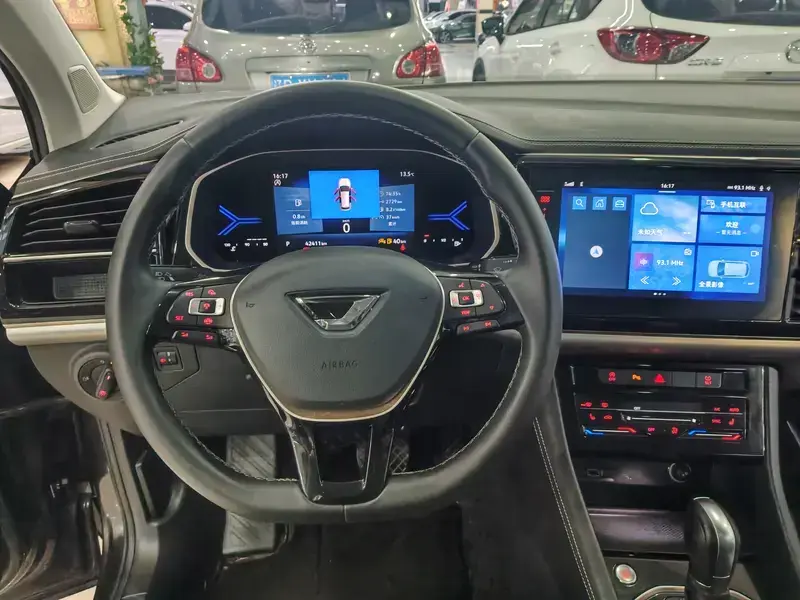 2022 Jetta VS7 с пробегом 40 000 км