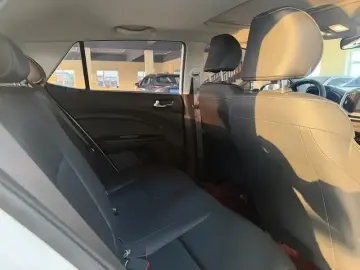 2021 Kia KX1 с пробегом 20 000 км