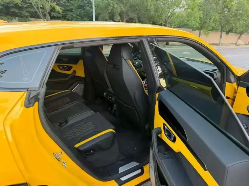 2023 Lamborghini Urus с пробегом 9 000 км