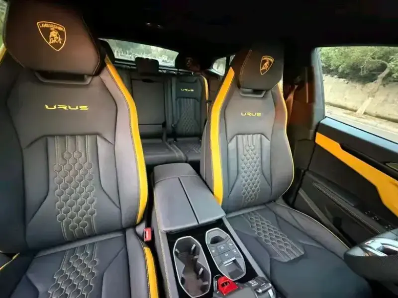 2023 Lamborghini Urus с пробегом 9 000 км