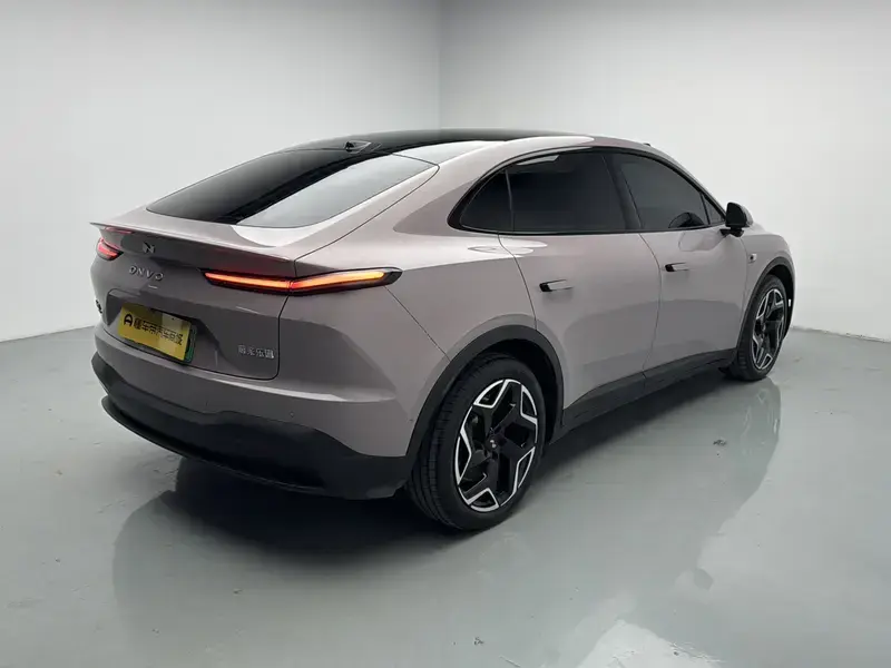 2025 Nio Onvo L60 с пробегом 8 300 км
