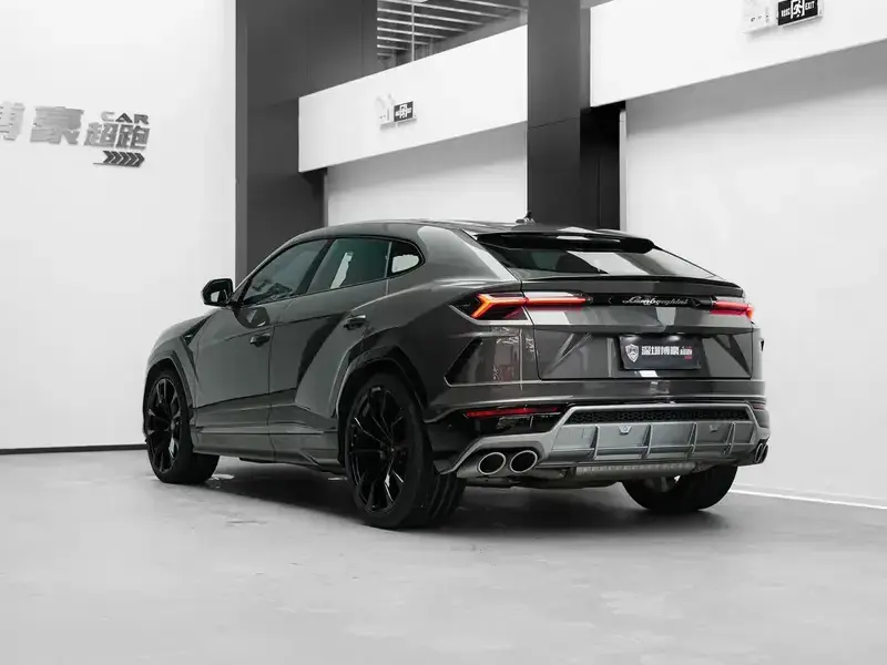2021 Lamborghini Urus с пробегом 16 000 км