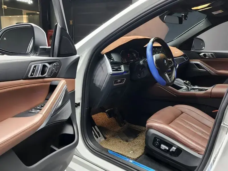 2022 BMW X6 с пробегом 37 558 км