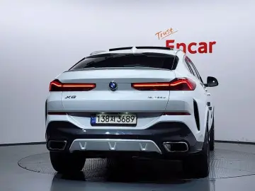 2022 BMW X6 с пробегом 93 191 км