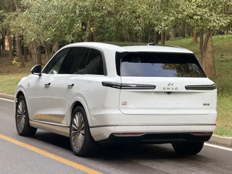 2025 Nio Onvo L90 с пробегом 27 000 км