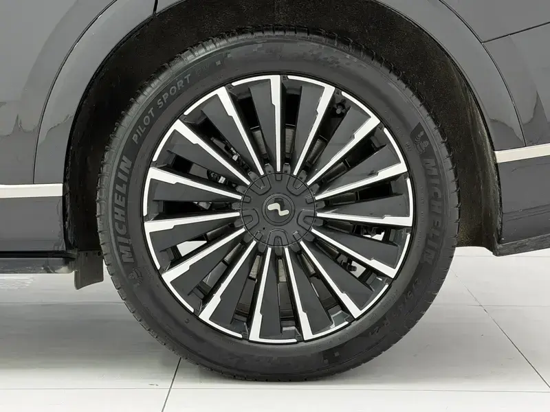 2026 Nio Onvo L90 с пробегом 12 300 км