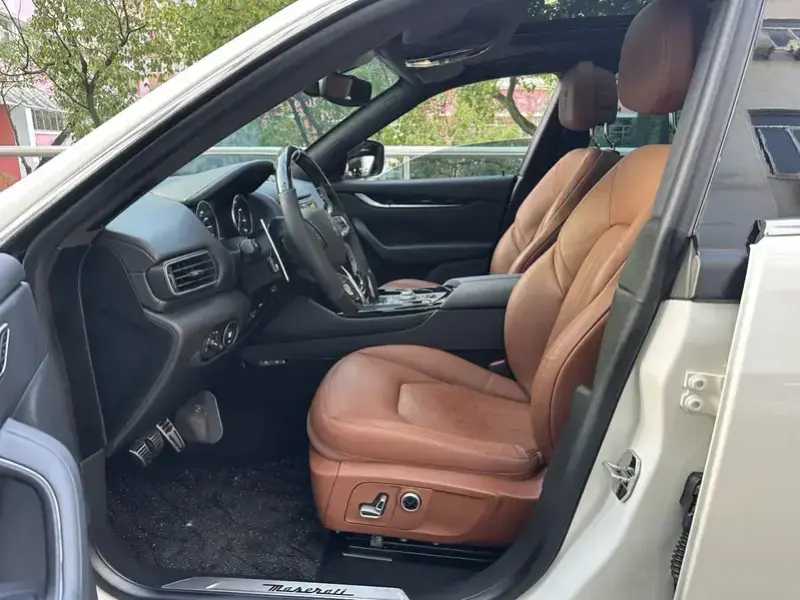 2022 Maserati Levante с пробегом 75 000 км
