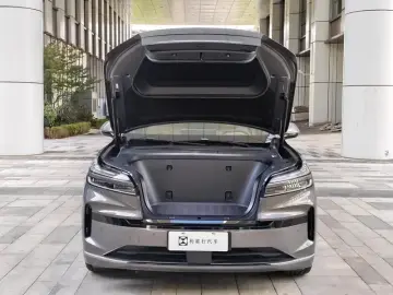 2025 Nio Onvo L90 с пробегом 15 500 км