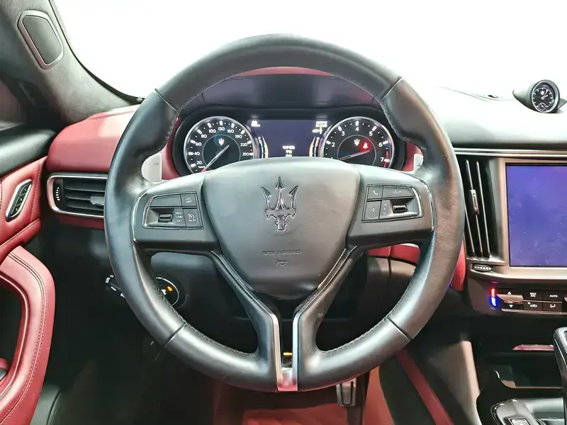 2022 Maserati Levante с пробегом 39 700 км