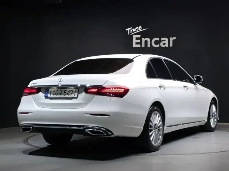 2022 Mercedes-Benz E-Класс с пробегом 72 305 км