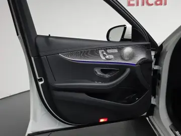 2022 Mercedes-Benz E-Класс с пробегом 75 400 км