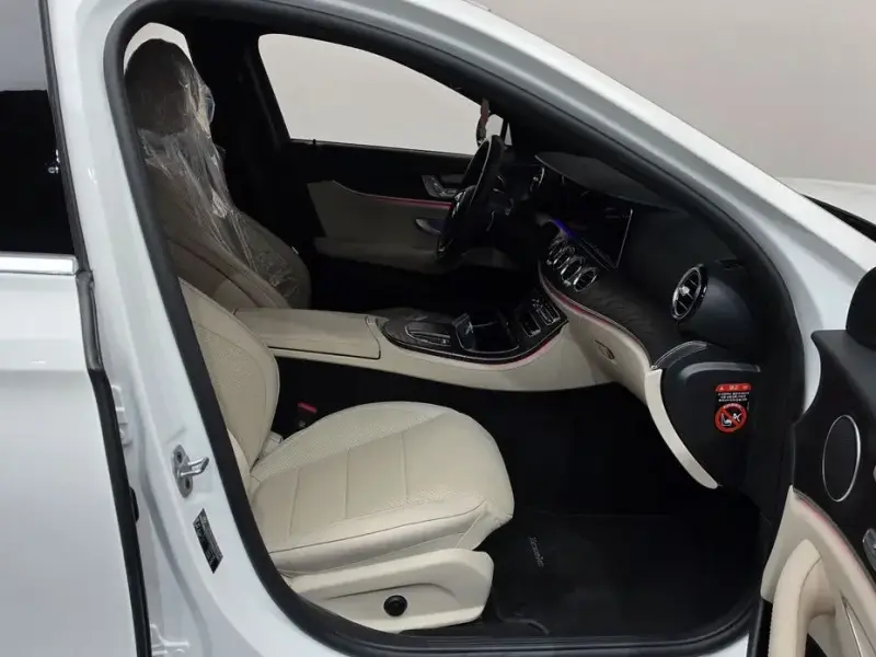 2023 Mercedes-Benz E-Класс с пробегом 49 671 км