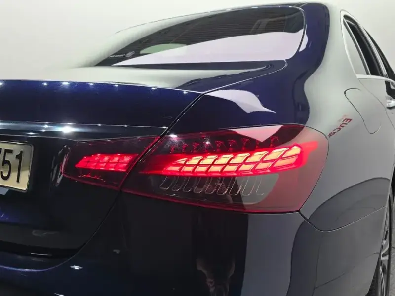 2022 Mercedes-Benz E-Класс с пробегом 77 978 км