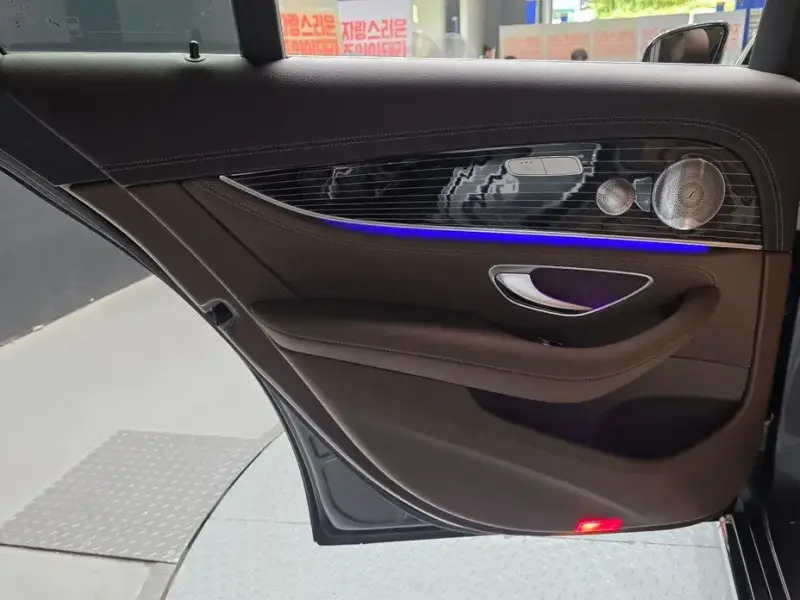 2020 Mercedes-Benz E-Класс с пробегом 93 535 км