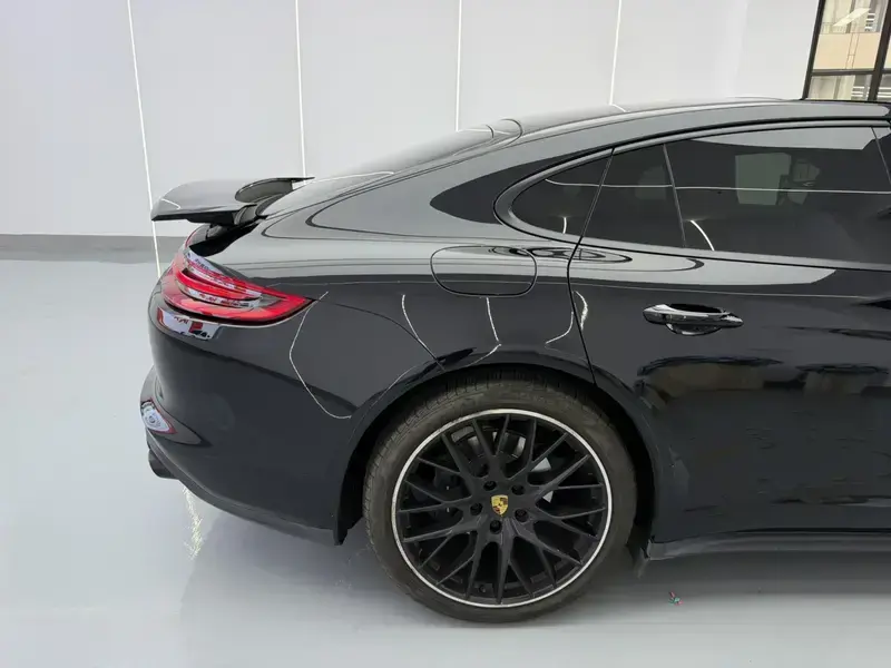 2020 Porsche Panamera с пробегом 25 000 км