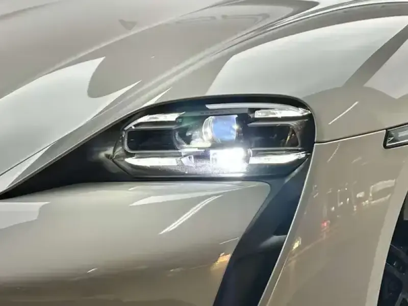 2020 Porsche Taycan с пробегом 48 000 км