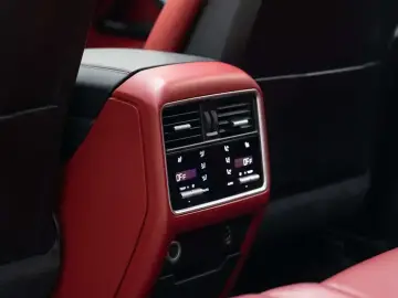 2019 Porsche Cayenne с пробегом 112 000 км