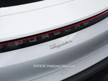 2022 Porsche Taycan с пробегом 64 000 км