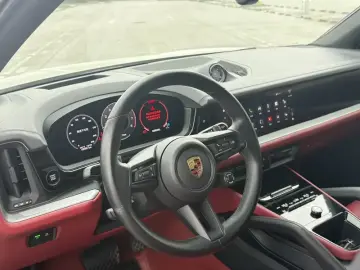 2024 Porsche Cayenne с пробегом 43 000 км