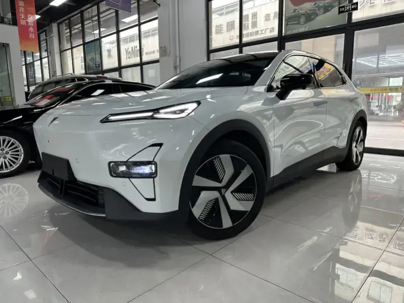 2024 Changan Shenlan S05 с пробегом 8 000 км