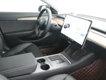 2021 Tesla Model 3 с пробегом 117 000 км