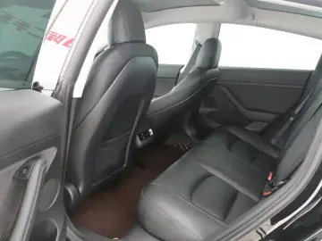 2021 Tesla Model 3 с пробегом 117 000 км