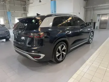 2022 Volkswagen ID.6 с пробегом 59 000 км