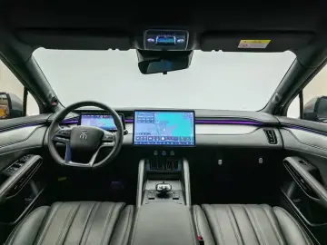 2025 BYD Song L с пробегом 38 300 км