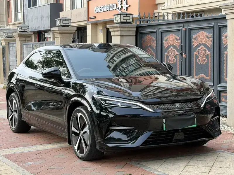 2025 BYD Song L с пробегом 21 000 км