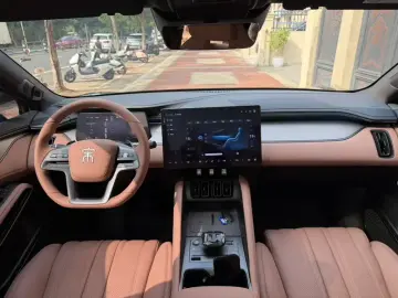 2025 BYD Song L с пробегом 21 000 км