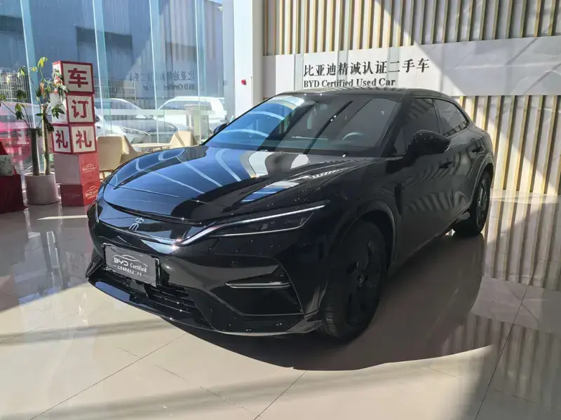 2025 BYD Song L с пробегом 23 700 км