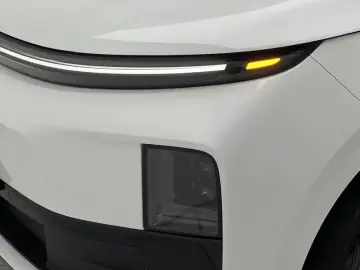 2024 Li Auto (Lixiang) L6 с пробегом 20 700 км