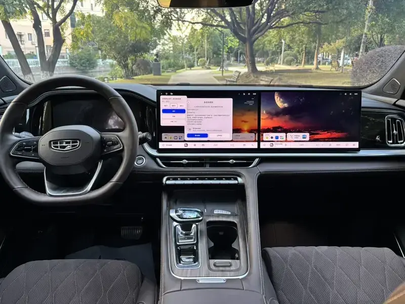 2026 Geely Monjaro с пробегом 8 000 км