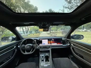 2026 Geely Monjaro с пробегом 8 000 км