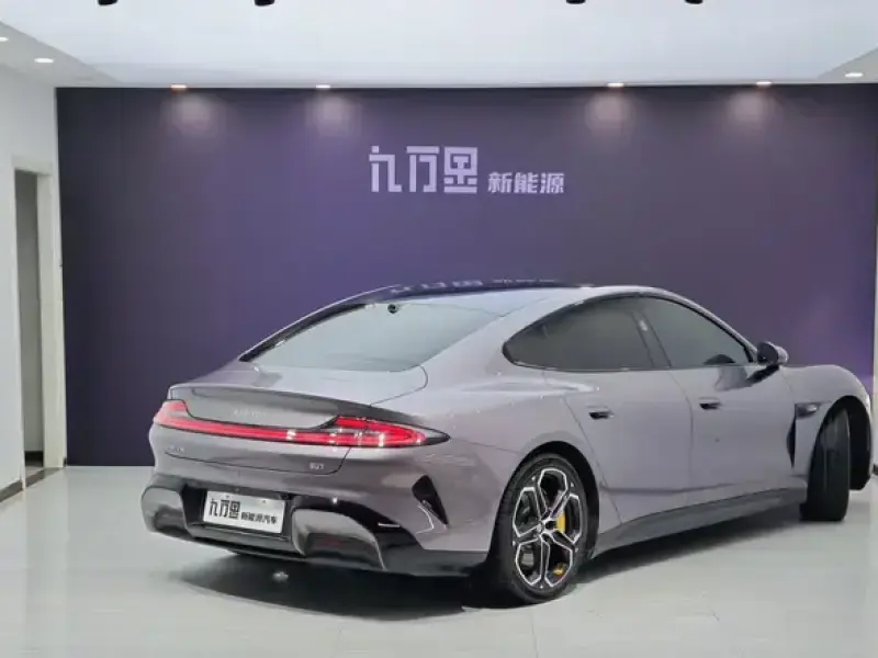 2024 Xiaomi SU7 с пробегом 35 000 км