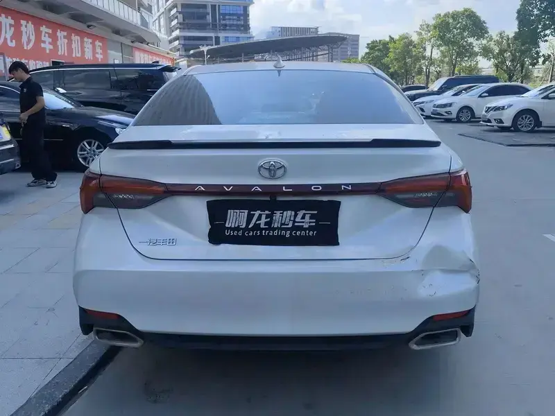 2023 Toyota Avalon с пробегом 7 000 км