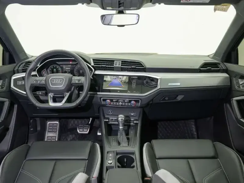 2024 Audi Q3 с пробегом 7 800 км