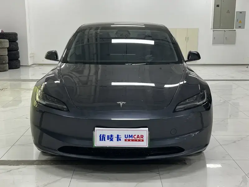 2023 Tesla Model 3 с пробегом 55 000 км