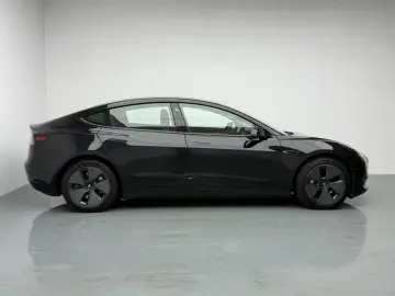 2021 Tesla Model 3 с пробегом 55 900 км