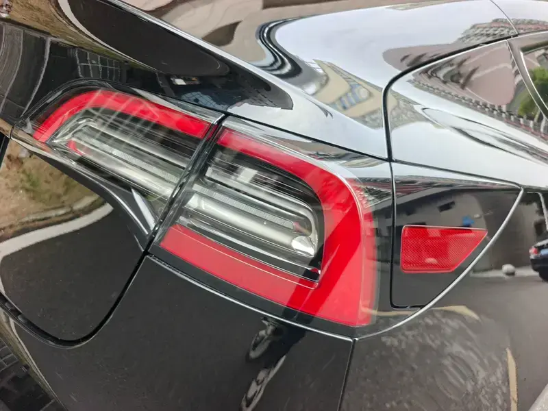 2021 Tesla Model 3 с пробегом 144 000 км