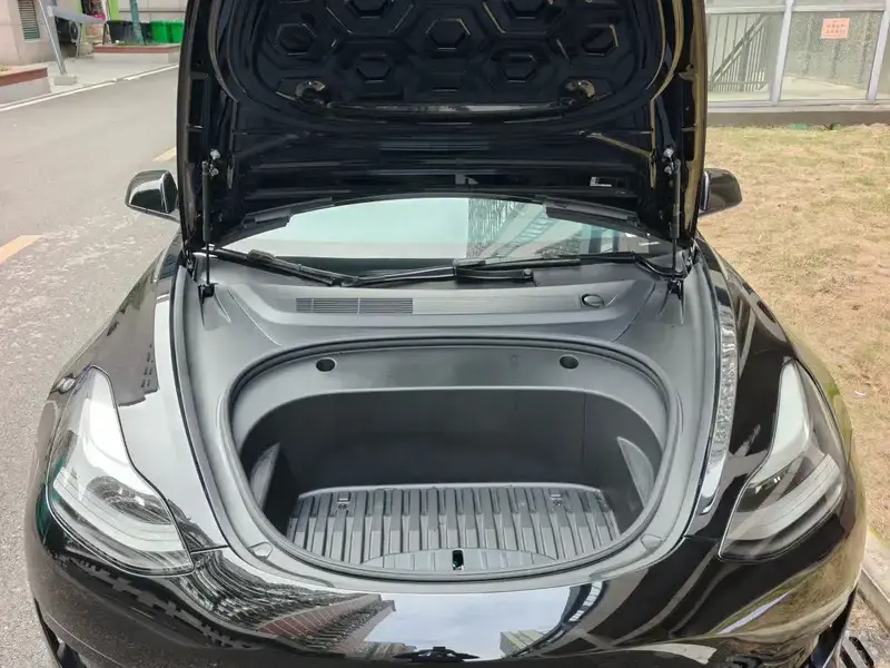 2021 Tesla Model 3 с пробегом 144 000 км