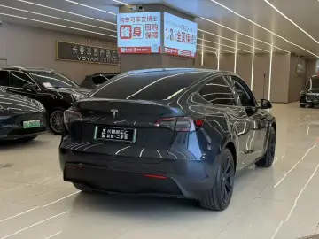 2024 Tesla Model Y с пробегом 48 000 км