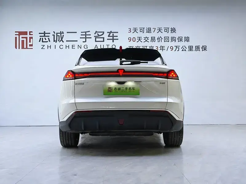 2025 Changan Deepal S07 с пробегом 20 000 км