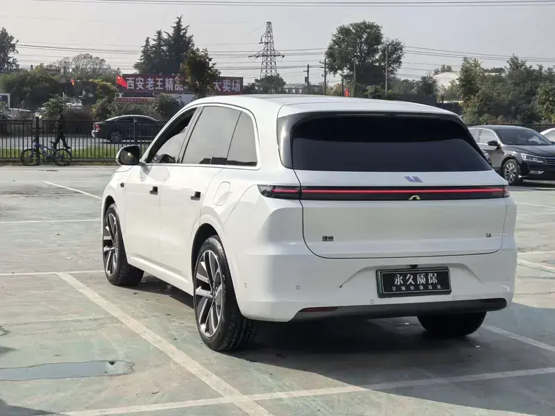 2024 Li Auto (Lixiang) L6 с пробегом 37 000 км