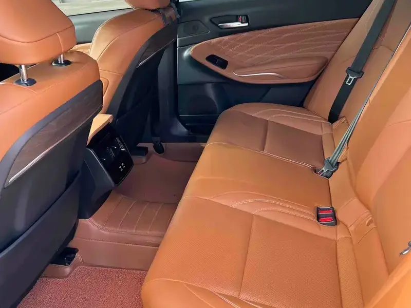 2024 Toyota Avalon с пробегом 20 000 км