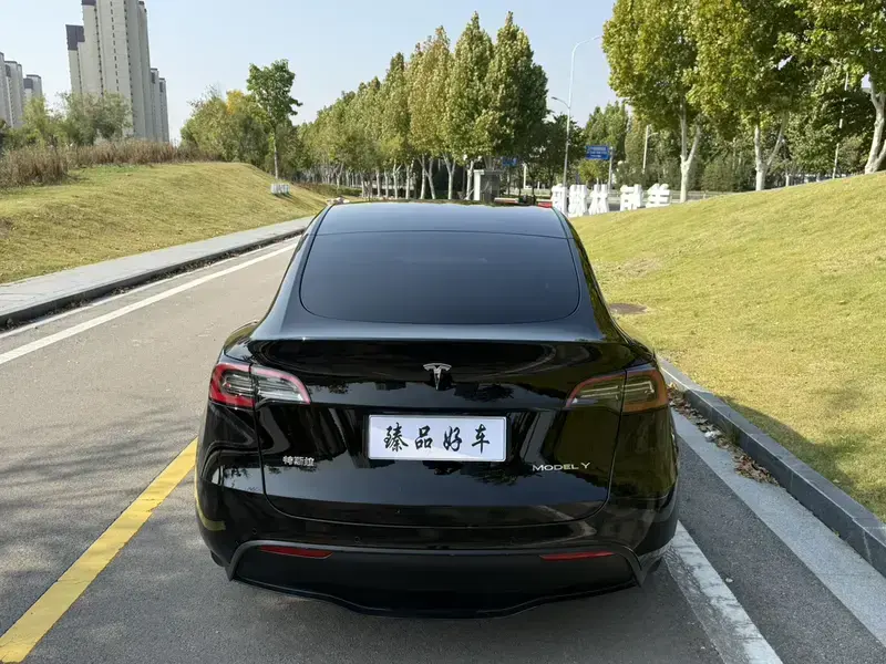 2023 Tesla Model Y с пробегом 76 000 км
