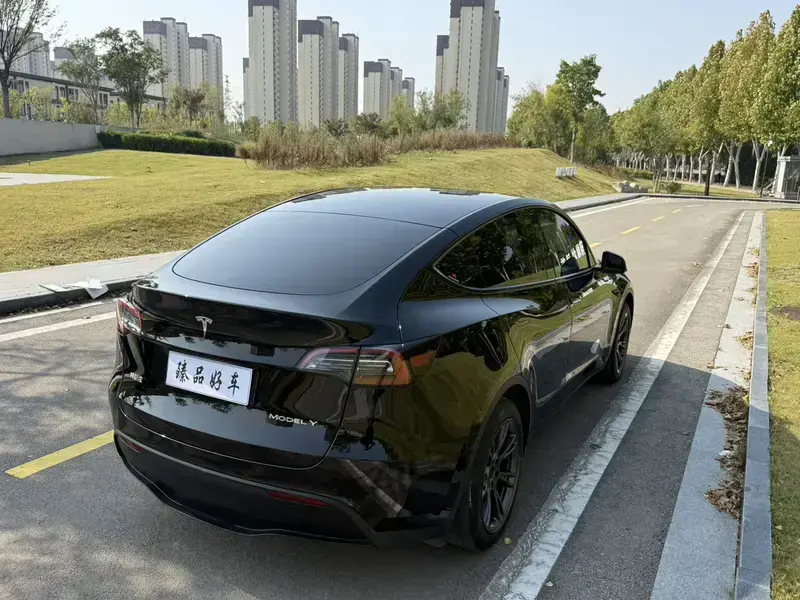 2023 Tesla Model Y с пробегом 76 000 км