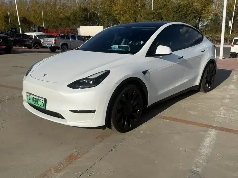 2023 Tesla Model Y с пробегом 22 000 км