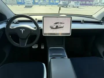 2023 Tesla Model Y с пробегом 22 000 км
